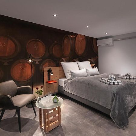 Weinmotel Simon 1 A Alzenau in Unterfranken Exterior foto